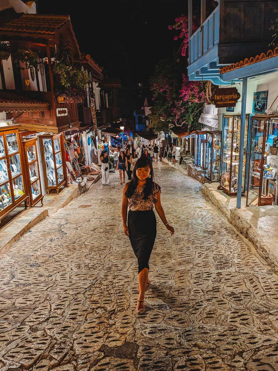 night time view of kas streets