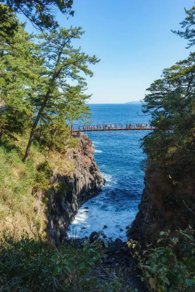 Suspension bridge crossing over the two rocks
