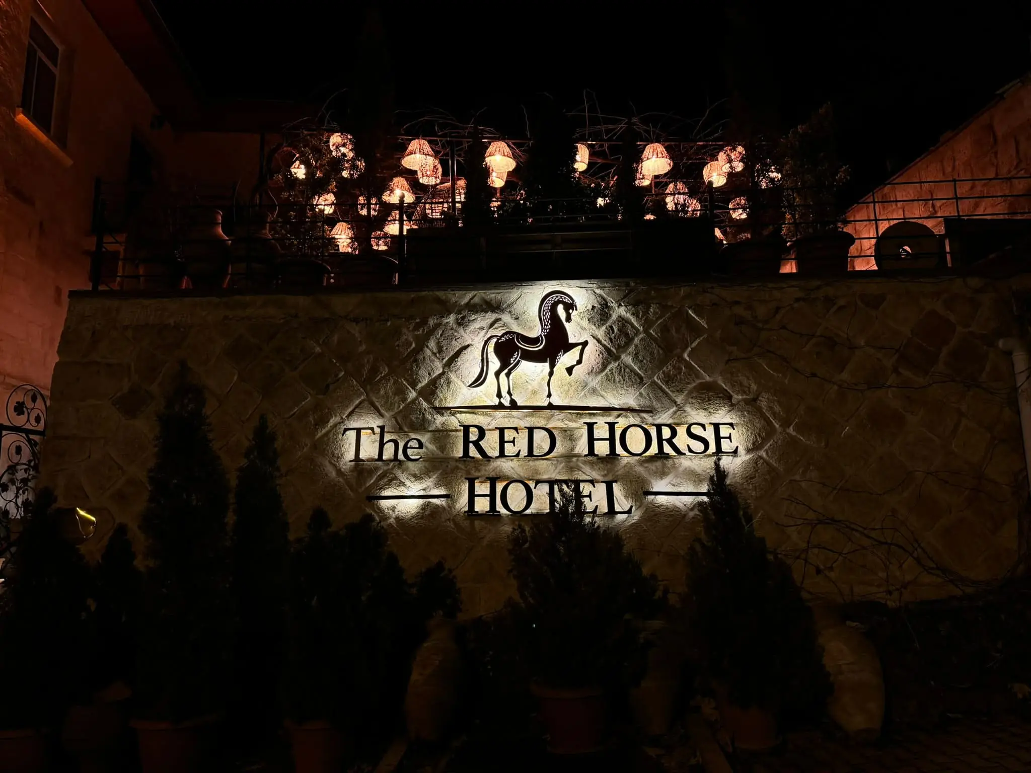 Red Horse Hotel