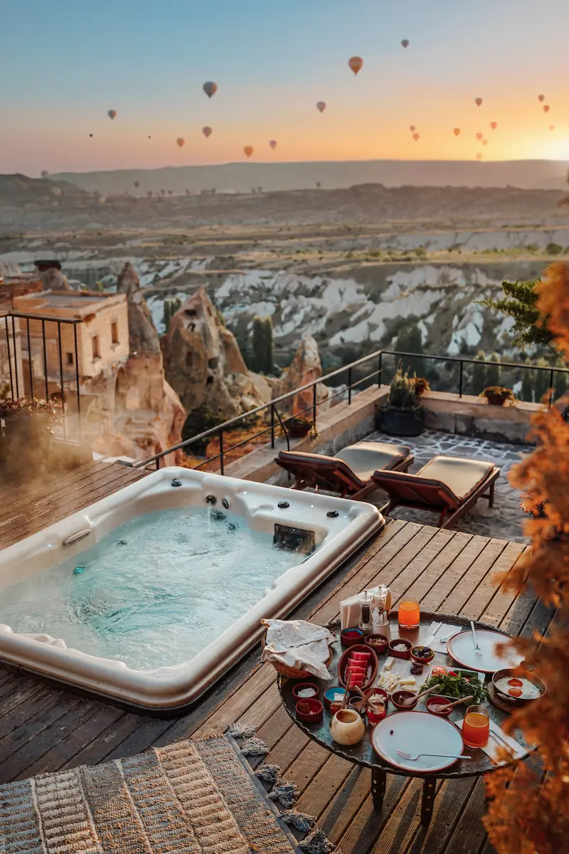 Jacuzzi on balcony