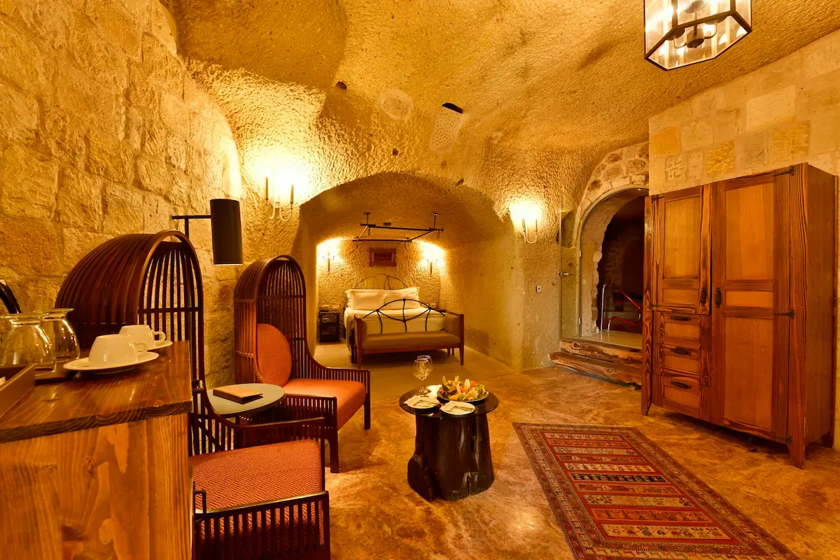 Cave boom Exedra hotel