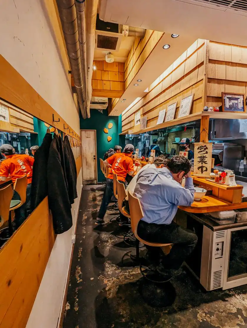 small restaurant in Japan, recommended to book in advanced, tips for traveling in Japan