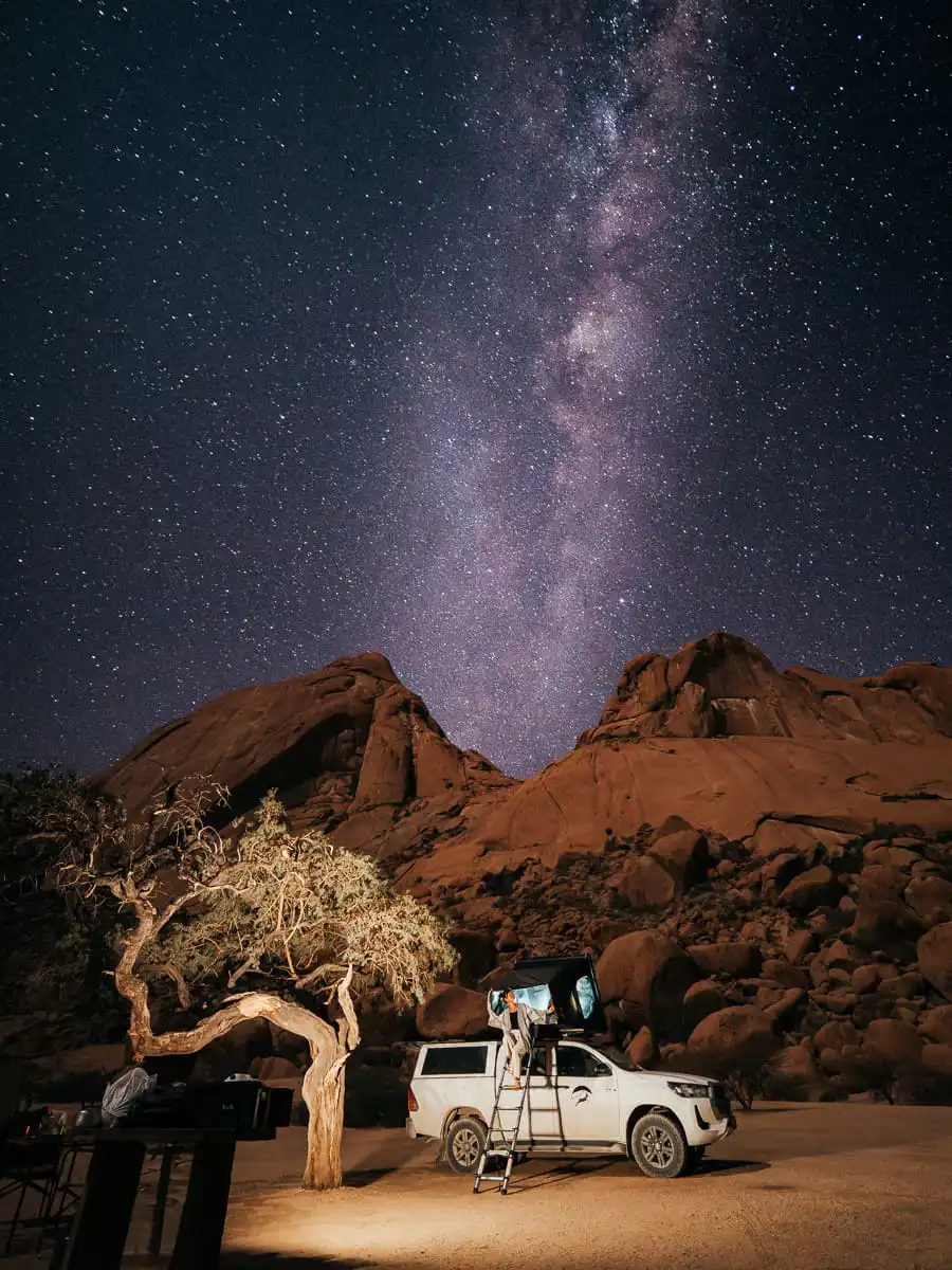 Stars and mountains at Spitzkoppe