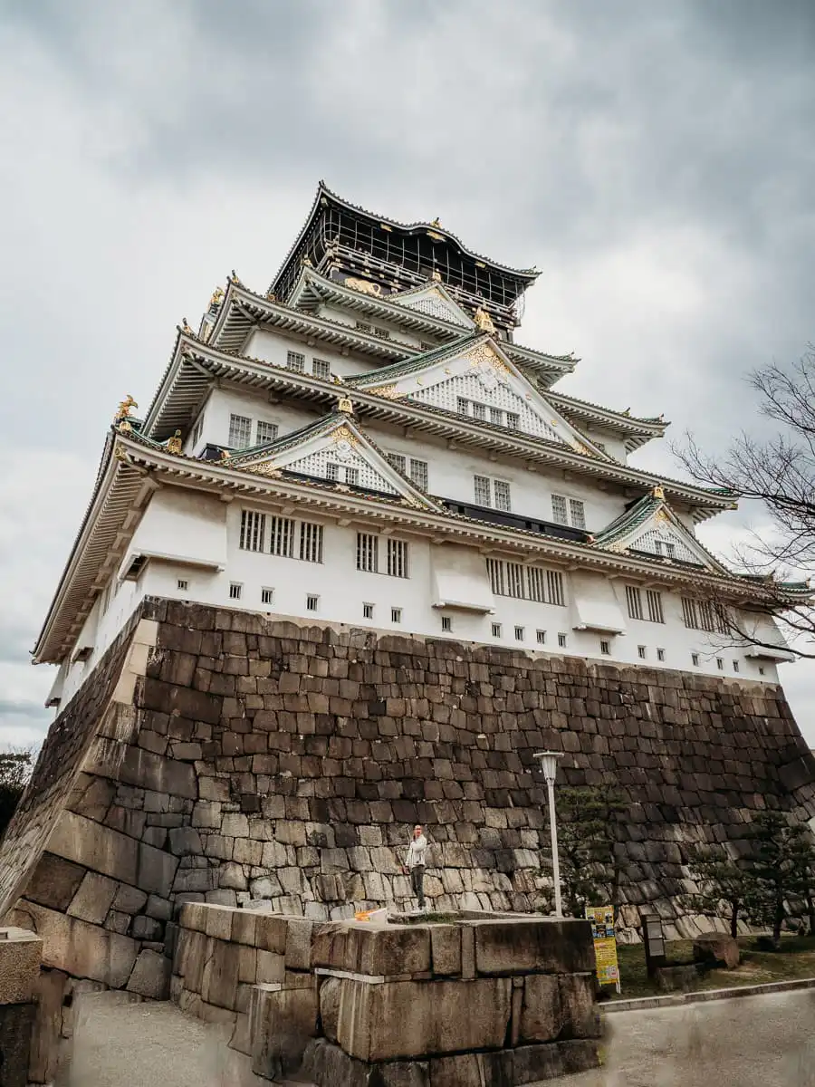 huge osaka castle