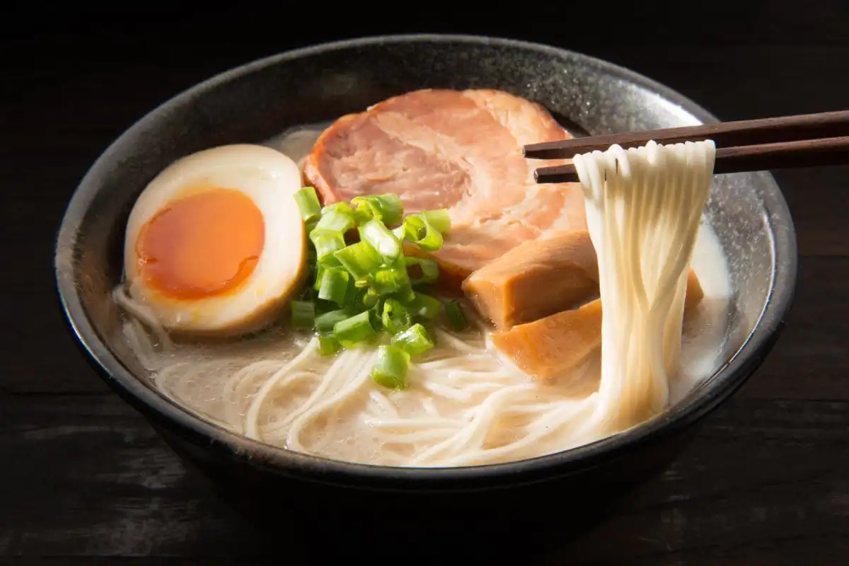 Ramen bowl with noodle