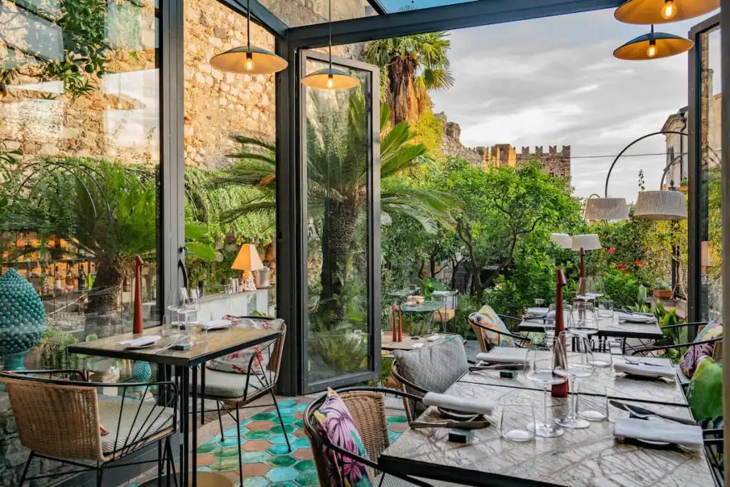 Medousa Suites