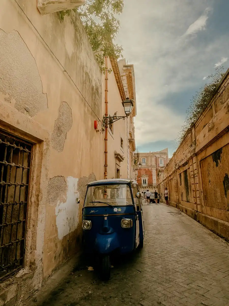 Small car in Syracuse narrow street