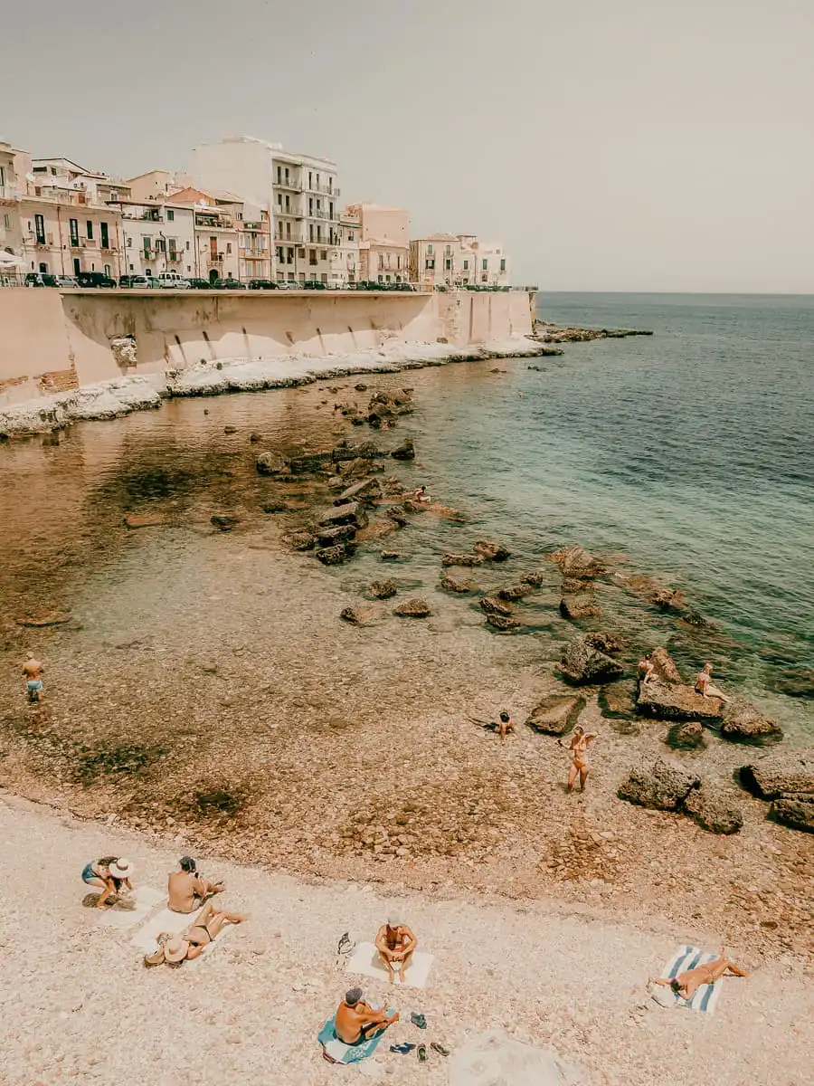 Beach in Syracuse Sicily, one of the best things to do in Syracuse