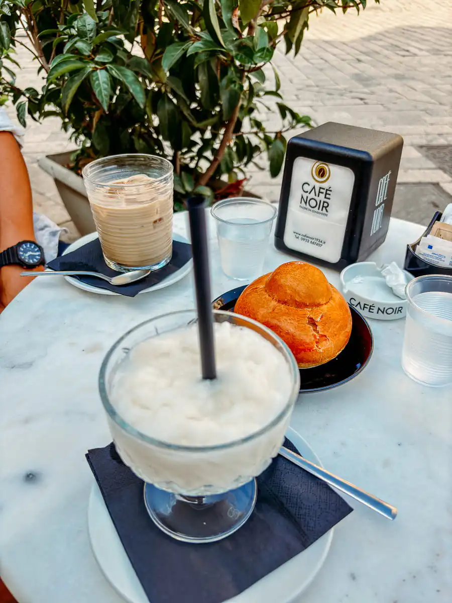 Brioche con Granita in Ragusa