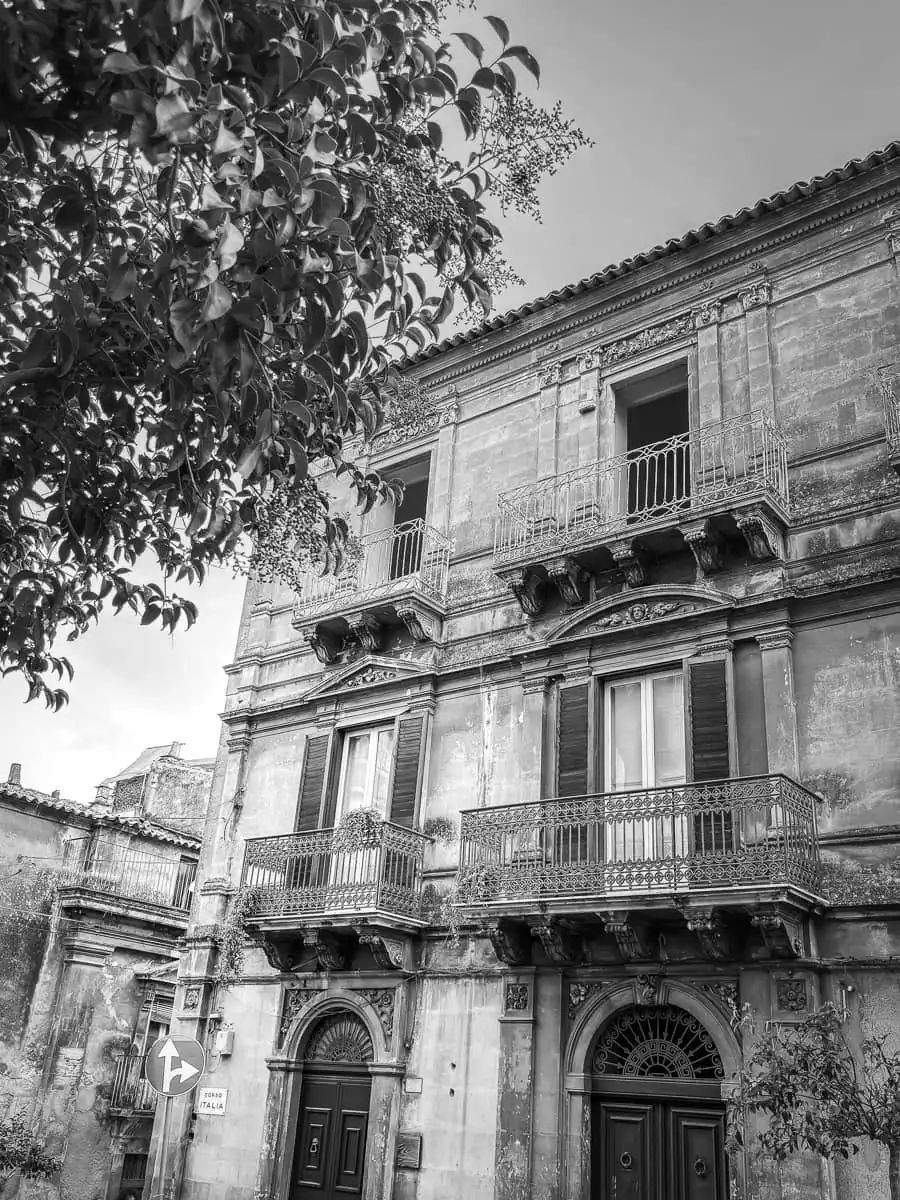 Ragusa Superiore balcony
