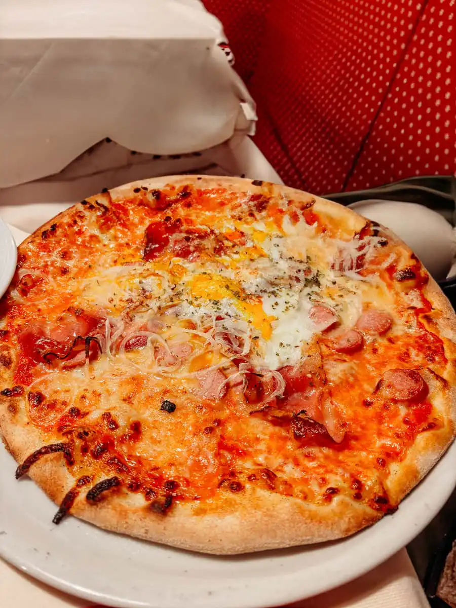 Pizza in the dolomites