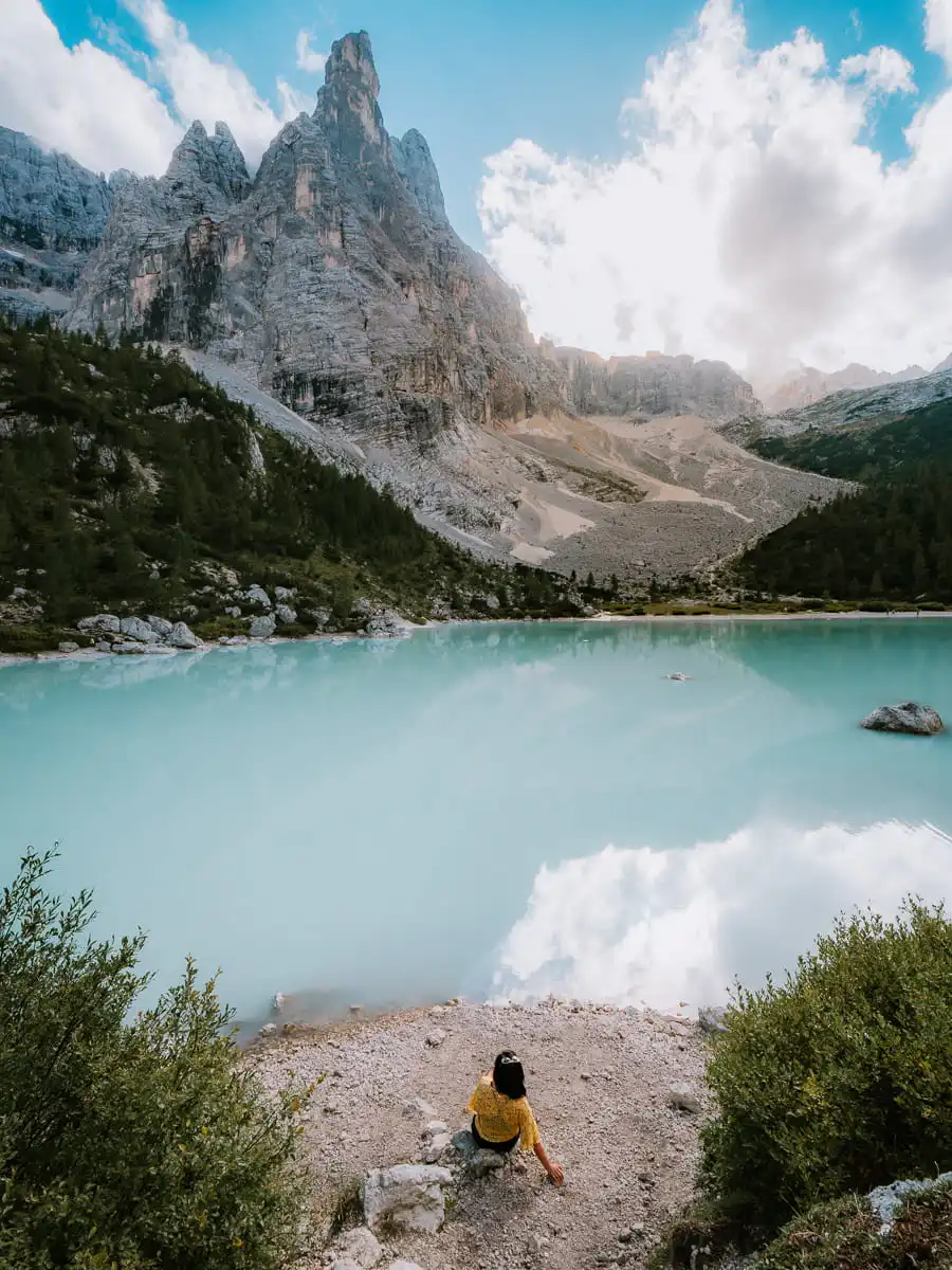 Lago Di sorapis, sitting next to the water