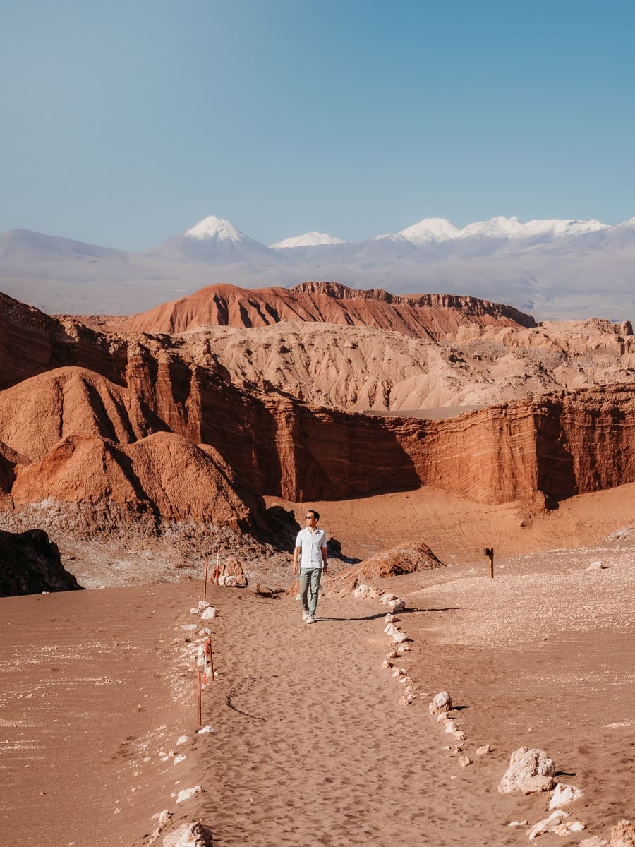 Walking along hiking path in valle de la luna