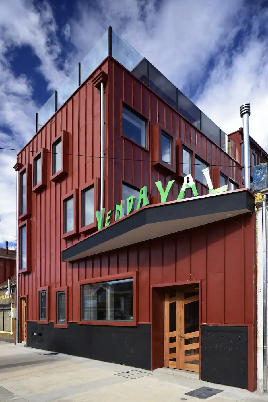 Hotel Vendaval outside building