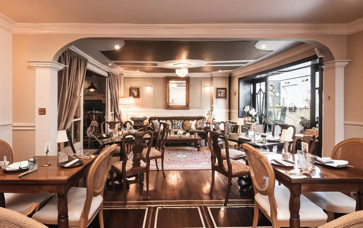 Vinnhaus dining area