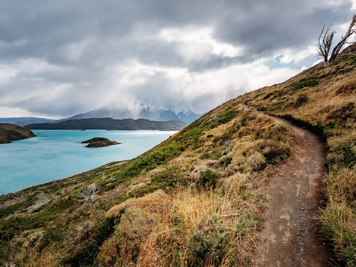 Trail leading up to Mirador Condor