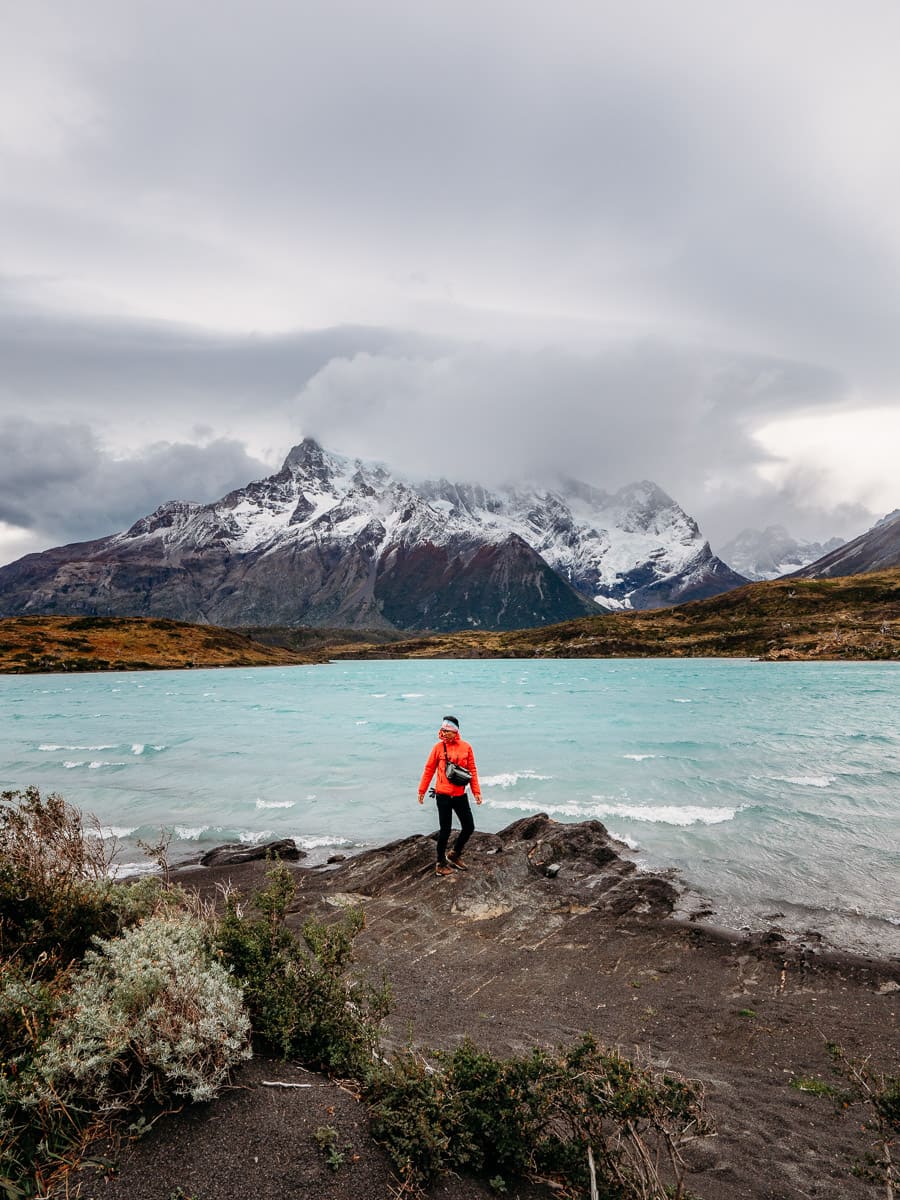 Lake along the way to Mirador cuernos in Torres del Paine