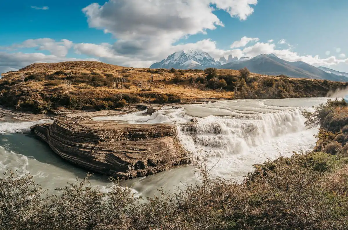 Cascada rio paine in torres del paine