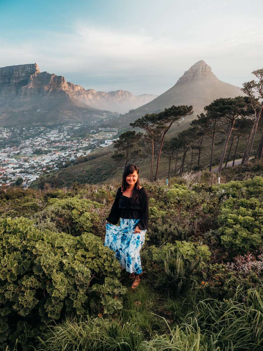 viewpoint at signal hill overlooking Table Mountain in Cape Town