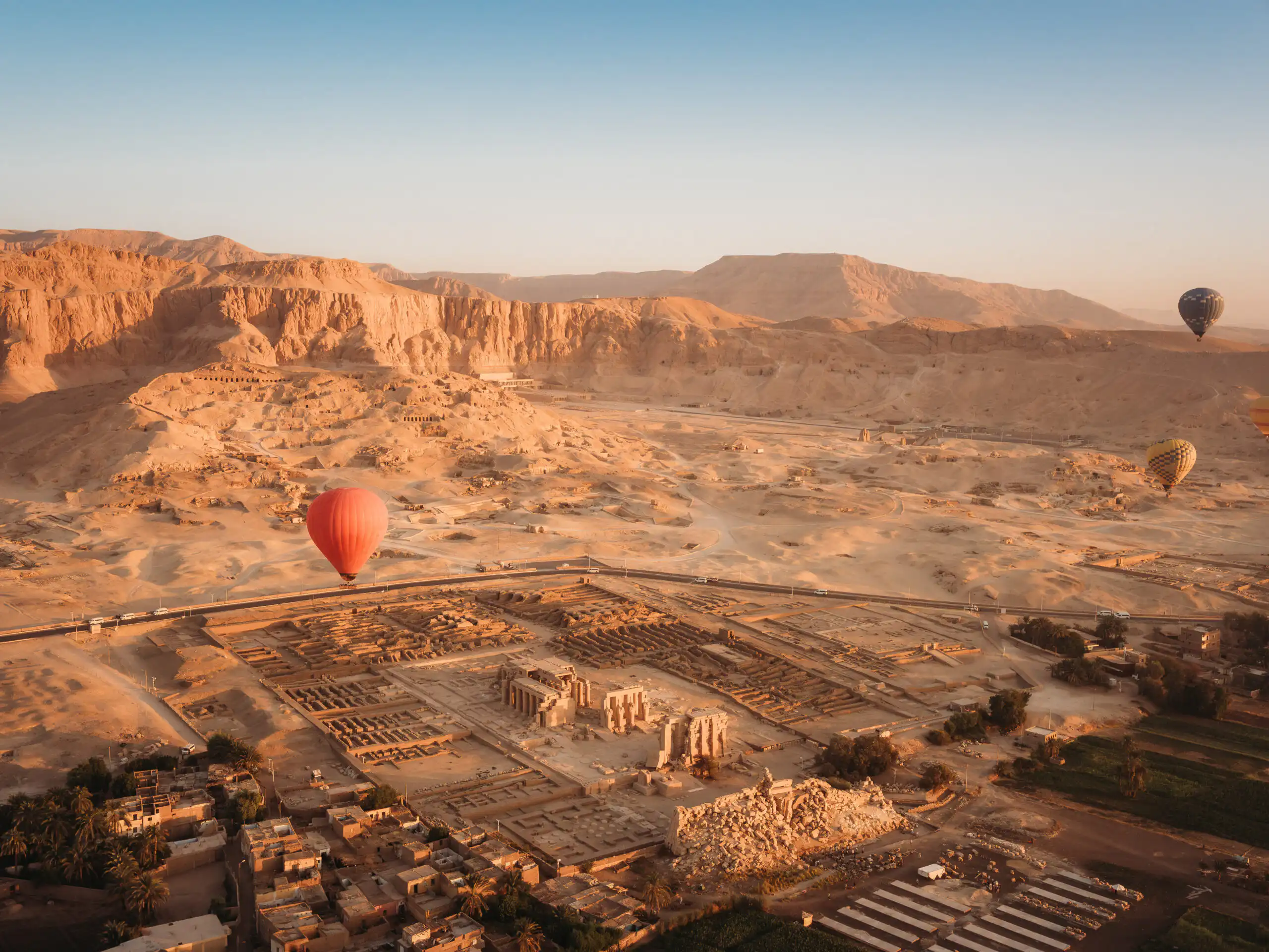 valley of the kings hot air balloon