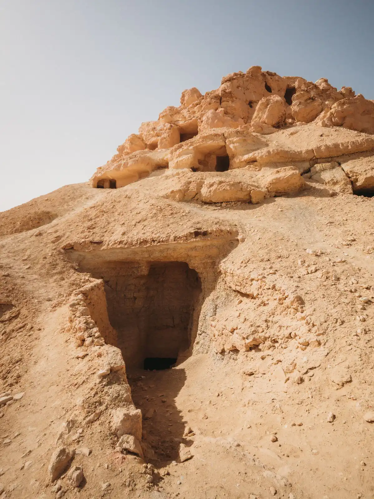 entrance of tomb in siwa