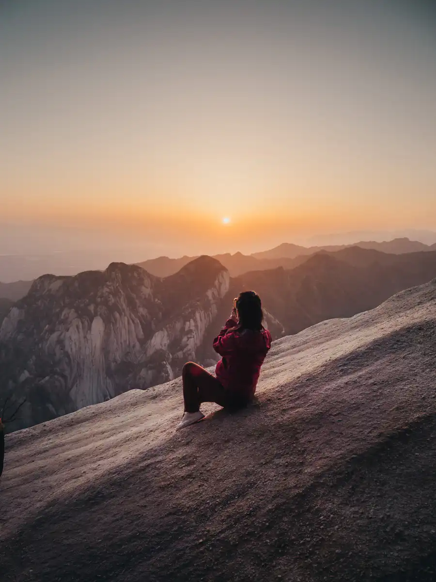 sunrise at hua shan